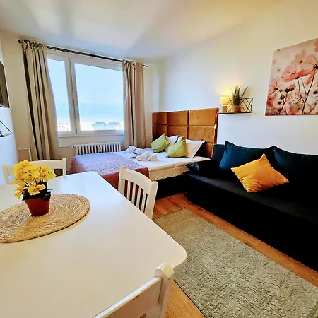 Live Apartament *